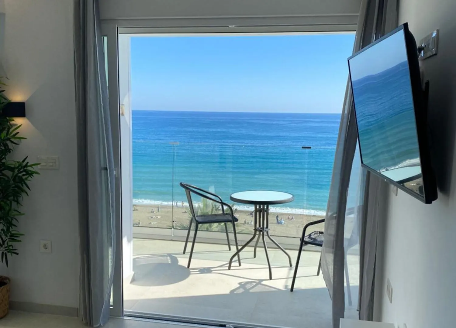 Playa Malagueta Vistas Frontal Al Mar Con 2 Dormitorios مالقة