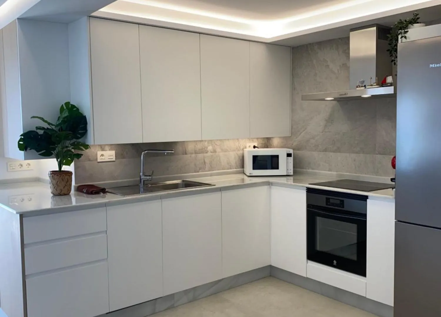 Apartamento Playa Malagueta Vistas Frontal Al Mar Con 2 Dormitorios Málaga